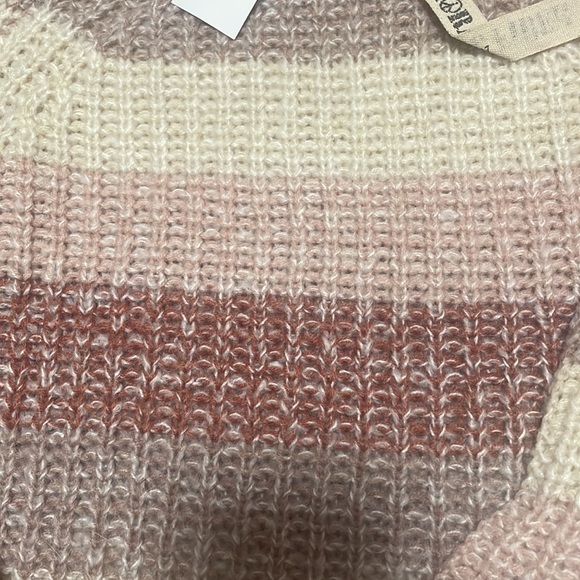 3/$30 NWT knit sweater medium - Picture 3 of 3